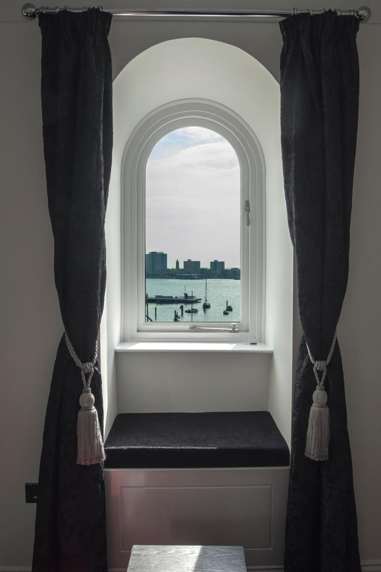 The Ship Leopard Hotel - No Children (Adults Only) Portsmouth Exteriér fotografie
