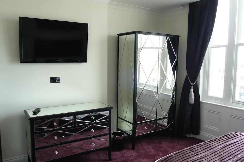 The Ship Leopard Hotel - No Children (Adults Only) Portsmouth Pokoj fotografie