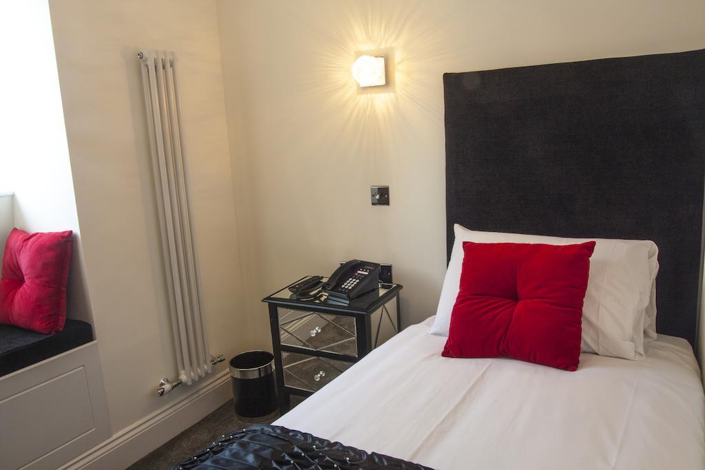 The Ship Leopard Hotel - No Children (Adults Only) Portsmouth Pokoj fotografie